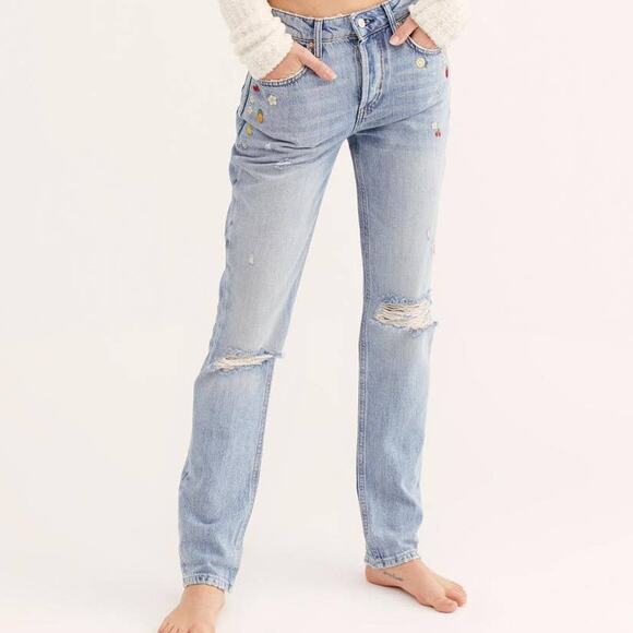 Free People We The Free Embroidered Fruit Straight Leg Distressed Jeans 26 - Picture 2 of 9